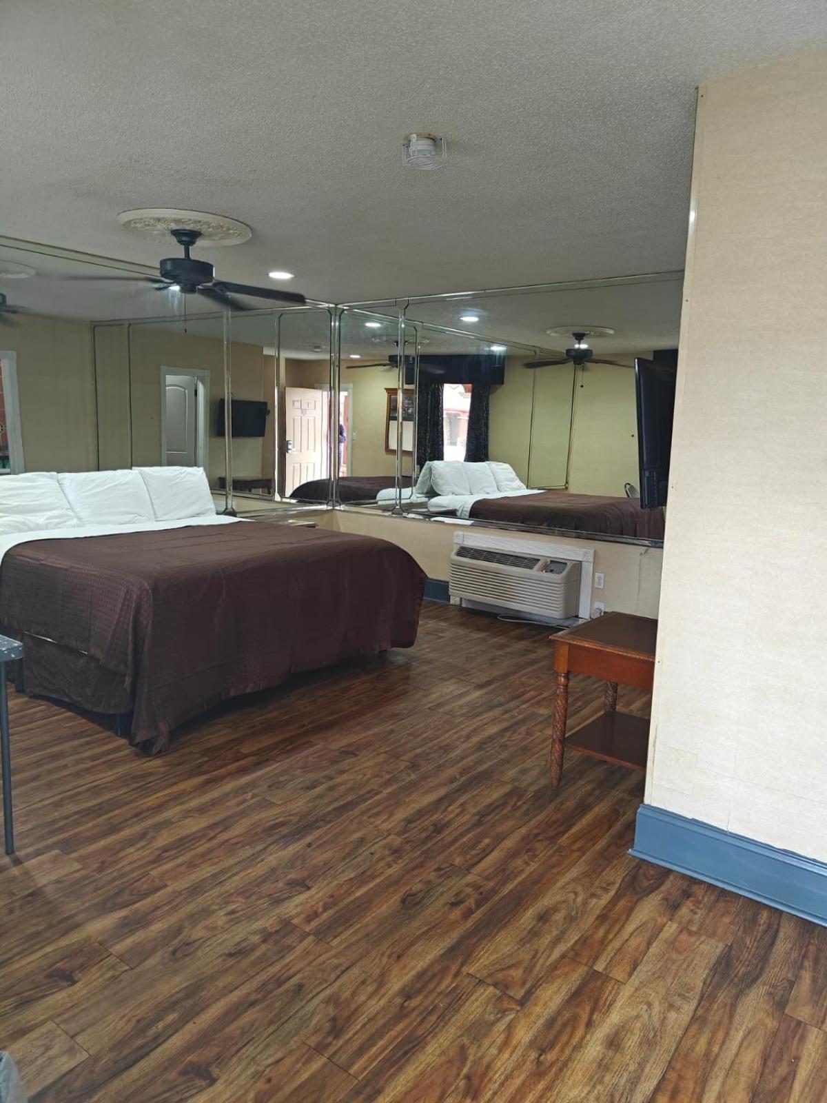 Deluxe Inn - Savannah Exteriör bild